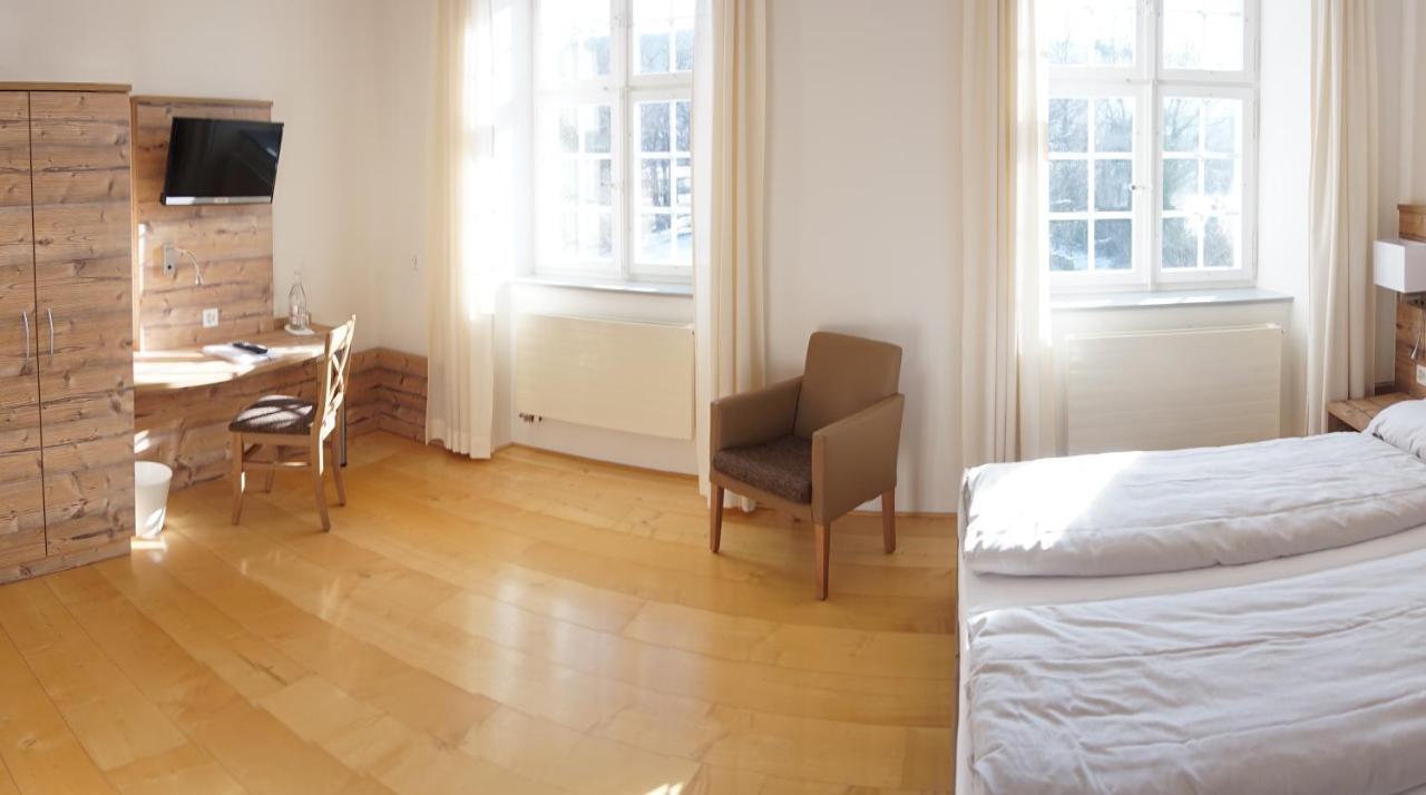 Klosterhotel Kreuz Mariastein 外观 照片